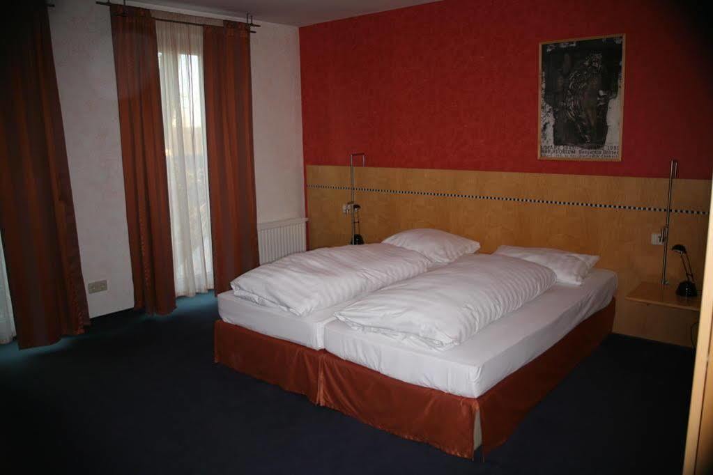 C-You Hotel קמניץ מראה חיצוני תמונה