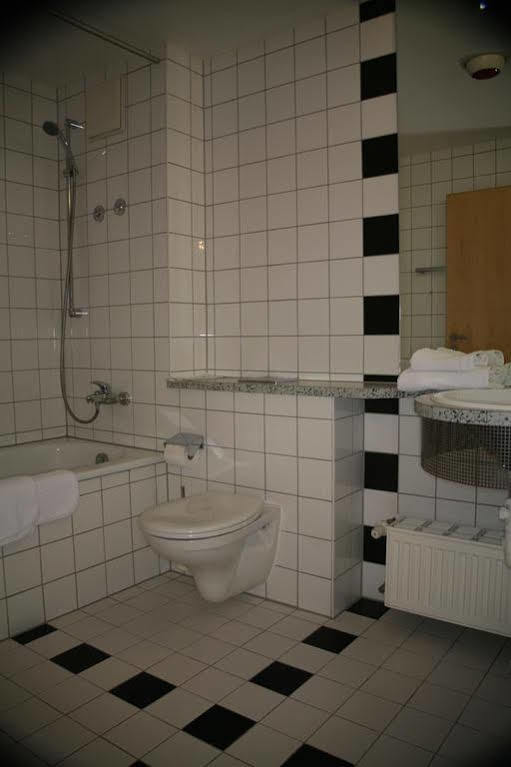C-You Hotel קמניץ מראה חיצוני תמונה